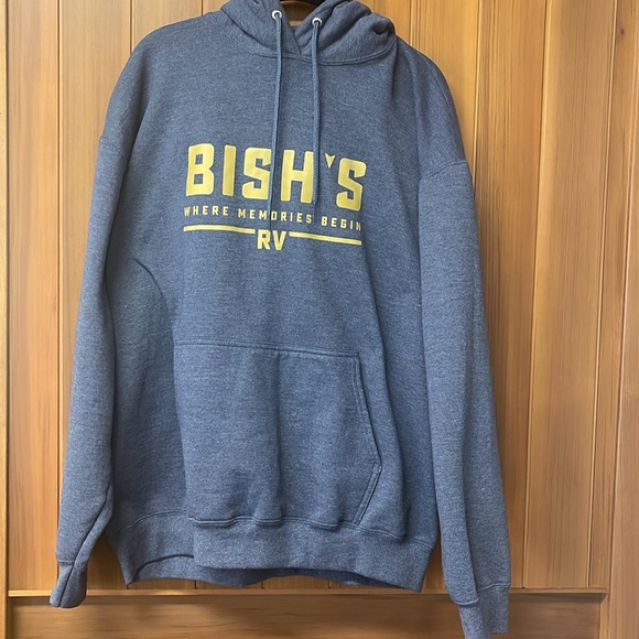 BISH’S RV “Where Memories Begin” Fleece Sweatshirt XL - Picture 1 of 5